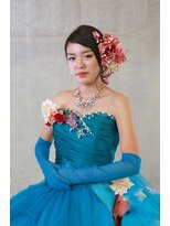エッチ美容室 本店 カラードレスのアレンジヘア