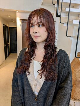 アンジェリカ(Angelica) 艶色で楽しむぐるっとパーマ
