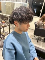 キング 楠葉店(K!ng)&nbsp;波巻きツイストスパイラルパーマ/フェザーパーマ/眉毛/メンズ