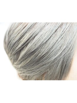 毎月するカラーだからこそ、髪を綺麗に保ちたい…トリートメント込みのメニューで綺麗なカラーが叶う☆