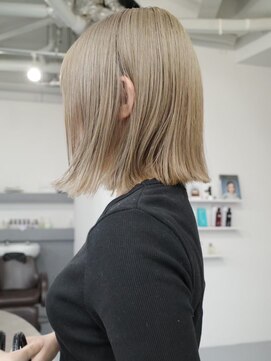 カシェル(cashel) ハイトーンボブ ミルクティーベージュ ブロンドベージュ