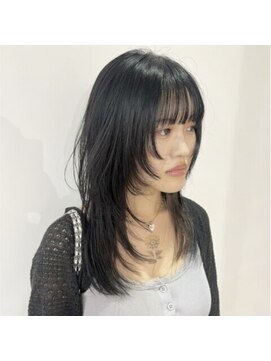 ニコ シモノセキ(NIKO Shimonoseki) 【NIKO】 レイヤーカット/ウルフカット/ロングウルフ/ 黒髪へア