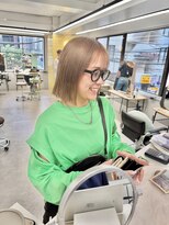 ヒビヲ(HIBIO)&nbsp;ショートボブ切りっぱなしボブタッセルボブベージュカラー横浜