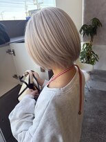 ウープス(Oops)&nbsp;ホワイトベージュ/ミルクティー/ケアブリーチ/ショートヘア