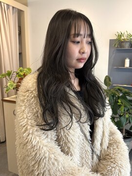 カサネ(casane) オリーブグレージュ×レイヤースタイル