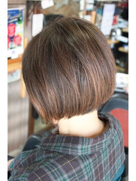 オーバーキャプテンネイキッド(OVER CAPTAIN NAKED) 白髪染めは使わない新しい＊熊手カラーでぼかした立体ボブ