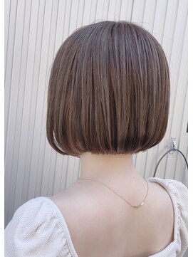 ベローチェ 初夏にピッタリパッツリミニボブ♪