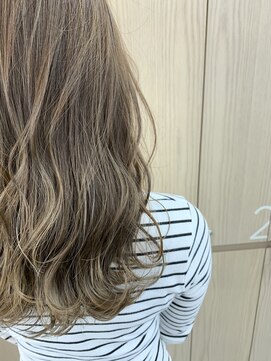 シルクレイ 新宿店(Silk-lei) 【Silk-lei】透明感たっぷりミルクティーベージュ♪