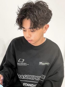 ウェイビーエフティフィフス 横浜西口(WAVEY ft.fifth) 波打ちスパイラルツイストパーマナチュラルツーブロックマッシュ