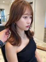 アイヴィー(IVY)&nbsp;女神ヘア＊薄め前髪くびれヘア 艶ベージュカラー 顔まわりカット