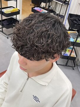 ノイズ エコル(Hair&Make NOISM ekolu ) 波巻きスパイラルパーマメンズマッシュツーブロック