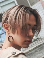 オーシャントーキョー ホワイト 原宿(OCEAN TOKYO WHITE)&nbsp;メンズハイトーンナチュラルショートツーブロックセンターパート