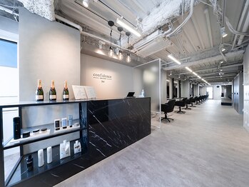 confidence－MEN’S　HAIR－新宿３rd　【コンフィデンスメンズヘアー】