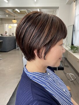 ユノ(juno) 【中目黒】ナチュラルショートに白髪ぼかしハイライト！ベージュ