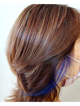 松本平太郎美容室 吉祥寺パートファイブ(PART5) ウルフ×ハイライト×ブルーイヤリングカラー/30代40代50代60代