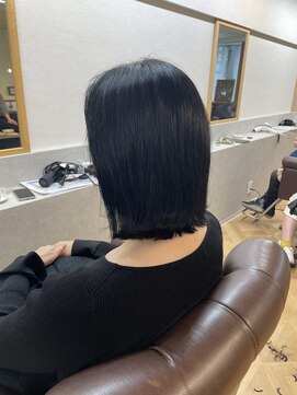 インビテーション(invitation) 癖毛の外ハネボブスタイル