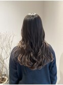 ロングヘア顔まわりレイヤー/ゆる巻きアレンジ