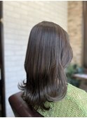ニュアンスカラー/センターパート/ツヤ髪スタイル/ブルージュ