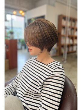 ビハインドザカーテン(BEHIND THE CURTAIN) シークレットハイライト×ハイライト[イメチェンハッシュカット