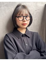 グランドール リュクス(Grandoll Luxe)&nbsp;黒髪／メガネ/内巻きボブ