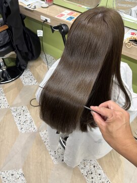 イオエ 西梅田(ioe) ブリーチなしカラー／髪質改善/ミルクティーベージュ/小顔へア