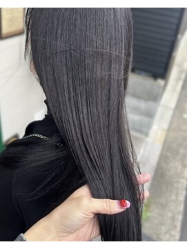 ミーノ(miino) 光で変わるくすみ艶ロング