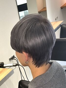 ヘルム(Helm) ブルーシルバー[名駅/透明感カラー/Wカラー/ハイライト]