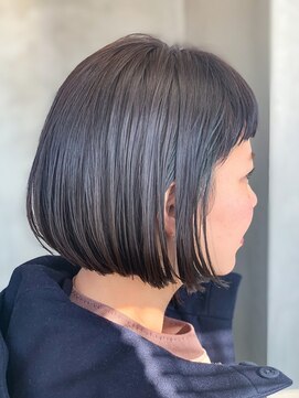 テトヘアー(teto hair) bob［透け感ハイライト切りっぱなしインナーカラーデザイン］