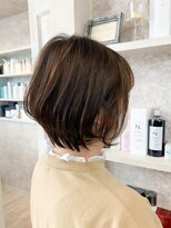 キャアリー(Caary)&nbsp;福山市美容室Caary人気 似合わせ襟足スッキリ大人めショートボブ