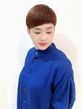 ヘアー ドレッサー パワードール(Hair Dresser) ラウンドバングが可愛い大人のショート