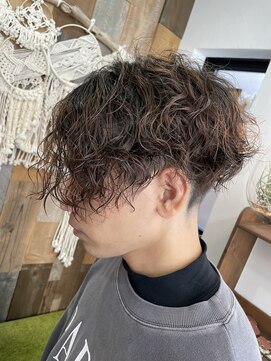 メリア バイ アトリエアーバー(Meria by atelier ARBOR) 波ウェーブ　ツイストスパイラル　韓流センターパート