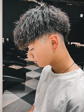 ルースト 渋谷店(ROOST) スペイルカール/ツイストスパイラル/スキンフェード