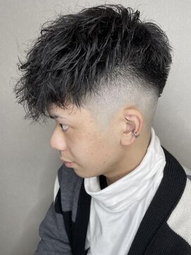 スキルセカンドハウス 天神(SKILL SECOND HOUSE) 前さがりスキンフェード ツイスパ