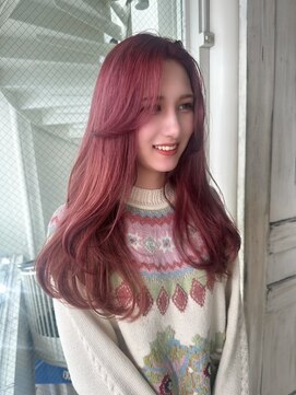 リア(riah) 韓国レイヤー/ピンクレッド/大人ガーリー/立体感/小顔