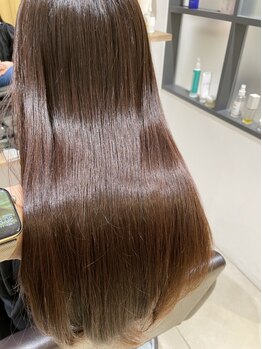 プリマ 新宿(PRIMA)の写真/いつものカラー剤にプラスする酸性系トリートメントで自分史上最高の髪質へ。枝毛/切れ毛のダメージに。