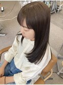 オリーブベージュ