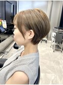 40代50代60代耳かけショート前髪なしハンサムショート白髪ぼかし