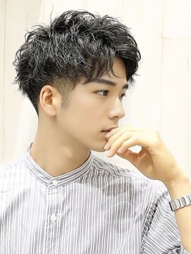 ゼロスバーバー(0's BARBER SHOP) ビジネスマン◎メンズパーマアップバング爽やかショート黒髪