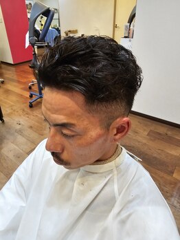 ヘアー マックス(hari MAX)の写真/メンズ限定の眉カット付きクーポンあり★ヘッドマッサージと併せて極上のリラックス体験を!