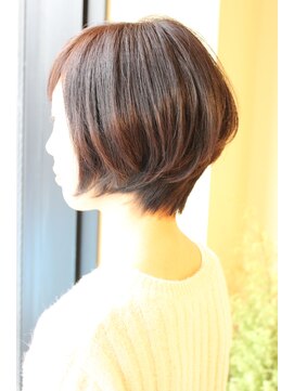 レウナ 外苑前(Reuna) 上品な大人スタイル【外苑前・青山・表参道】