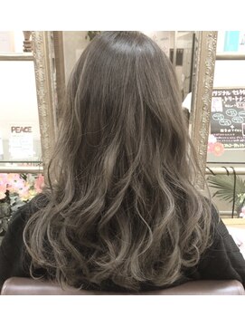 ウィルゴ(VIRGO) ハイライトがお洒落な外国人風ラベンダーアッシュ☆