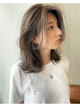 ニール 名古屋 伏見 丸の内(NEELU) ハーフブリーチで作るシアグレージュ×センターパート