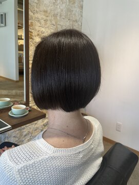 ジュエ (jouer) 大人ショートヘア美髪ツヤ髪ニュアンスカラー髪質改善