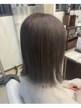 アチーブリス(achieve Liss) 透け感グレージュ 柔らか切りっぱなし外ハネボブ