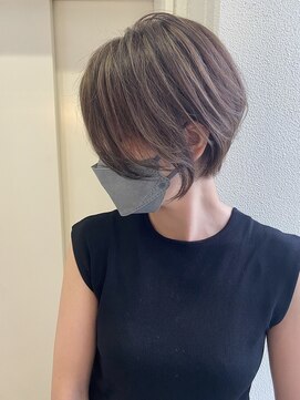 ヘアーデザイン シュシュ(hair design Chou Chou by Yone) 透明感ハイライト&前下がりくびれショート♪
