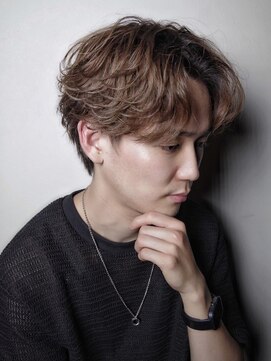 グロウ 天神店(growth) スーツ短髪ツーブロック束感モテる黒髪シークレットパーマ流行