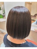 オリーブグレージュ×ボブ