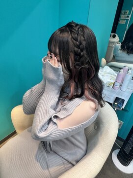 リエラ 新宿(RIERA) 髪の毛リボン編み下ろし