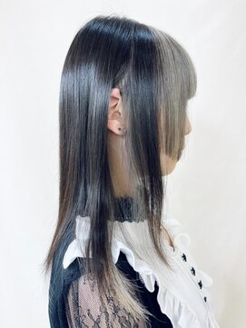 ビューティーサロン カワチ 中庄駅前店(Beauty Salon KAWACHI) シルバーグレーの姫カット