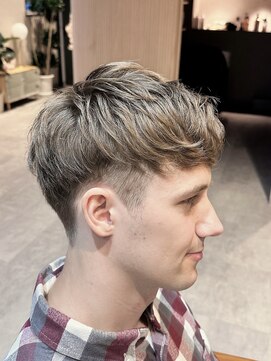 イェル(ELL.) 外国人風ツーブロックカジュアルショート学生カット